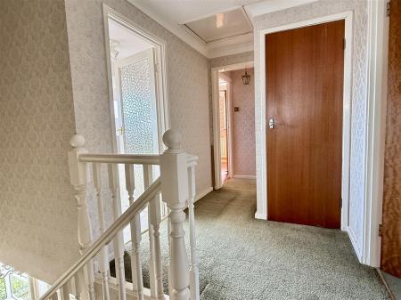 FIRST FLOOR LANDING