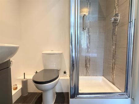 EN SUITE SHOWER/WC