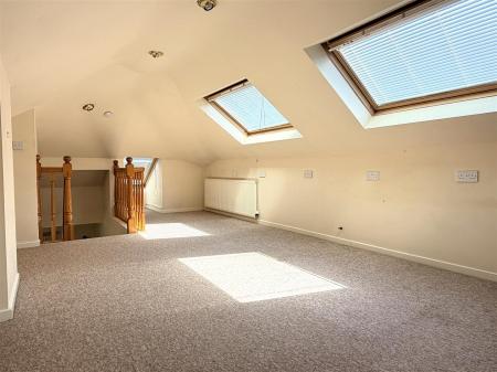 1ST FLOOR LOFT ROOM