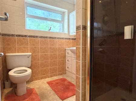 SHOWER ROOM/WC