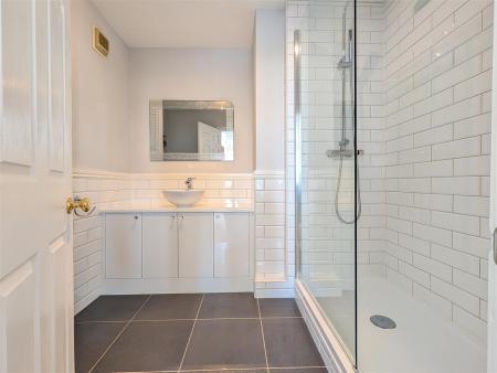EN SUITE SHOWER/WC