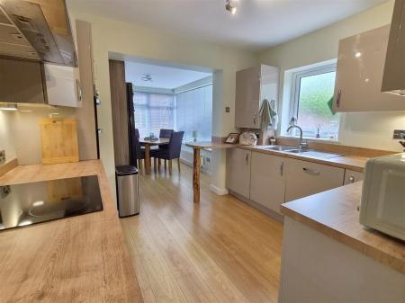 OPEN PLAN DINING KITCHEN