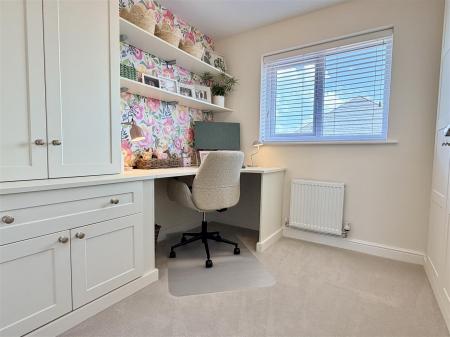 STUDY/DRESSING ROOM