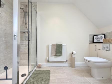 EN SUITE SHOWER/WC