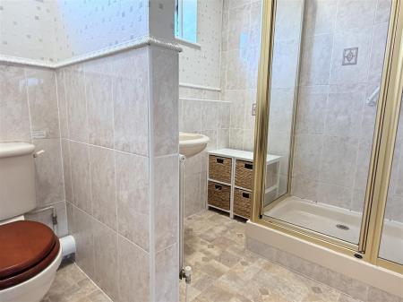 SHOWER ROOM/WC