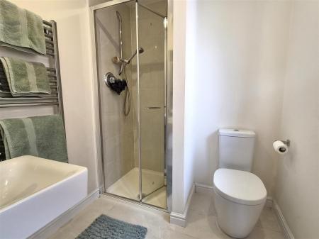 EN SUITE SHOWER/WC