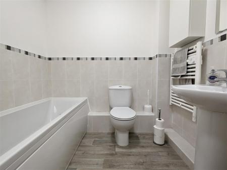 BATHROOM/WC
