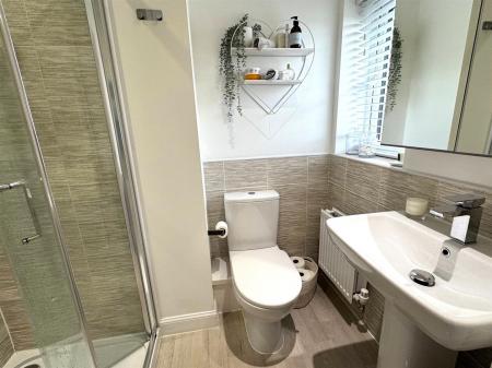 EN SUITE SHOWER/WC