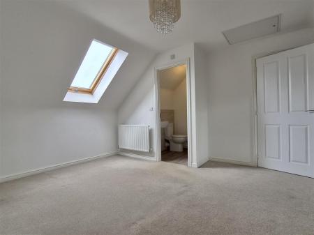 PRINCIPAL BEDROOM SUITE