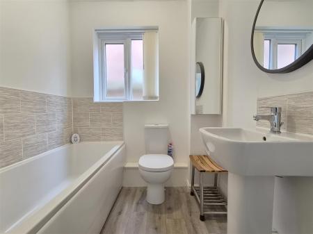 BATHROOM/WC