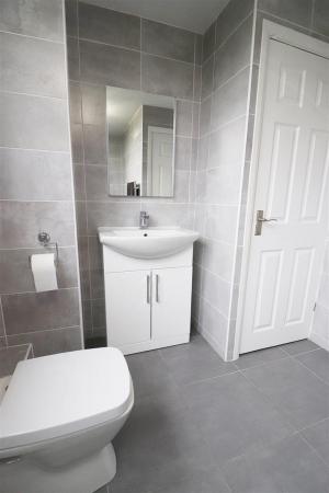 BATHROOM/WC