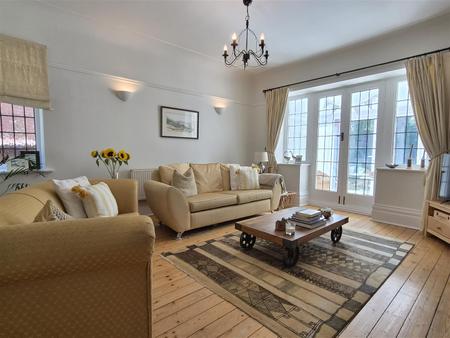 PRINCIPAL RECEPTION ROOM