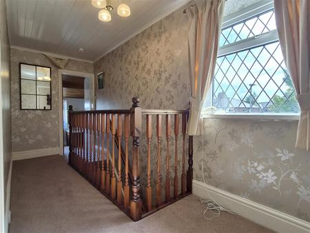 FIRST FLOOR LANDING