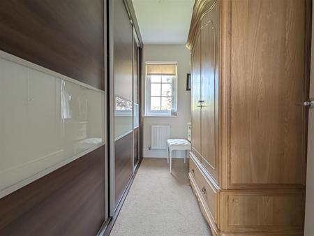 DRESSING ROOM