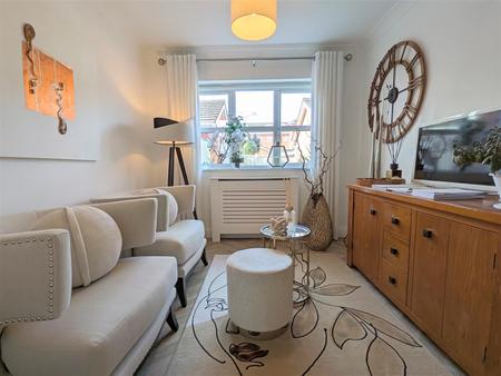 DINING ROOM/FAMILY SNUG