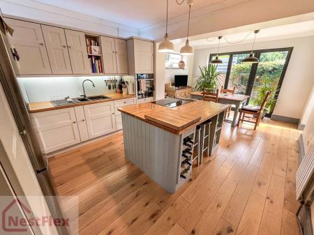 Kitchen Diner - 15 T