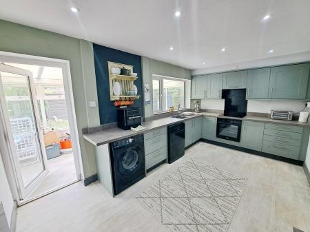 983ef00d-20260417_11