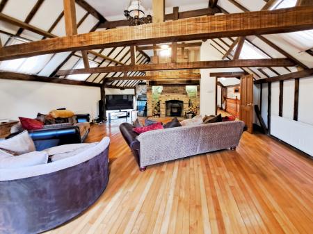 the-barn_00008