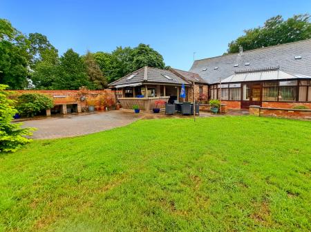 the-barn_00035
