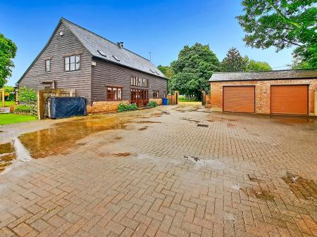 the-barn_00001