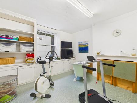 CAM03145G0-PR0282-STILL020.jpg