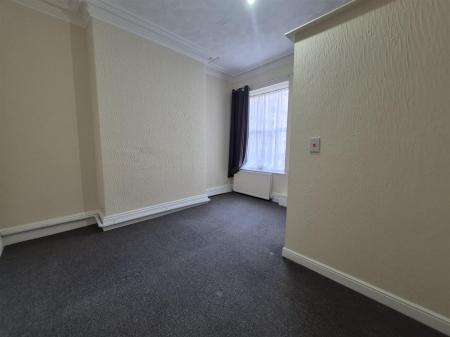 Front Bedroom.jpeg