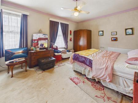 CAM03145G0-PR0565-STILL022.jpg