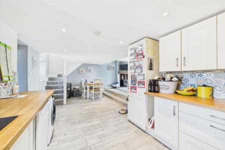 Kitchen / Dining Area