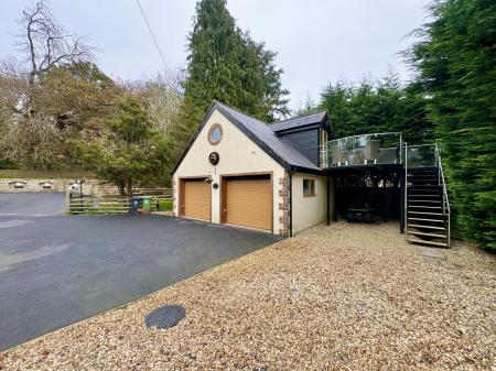 Garage & Store