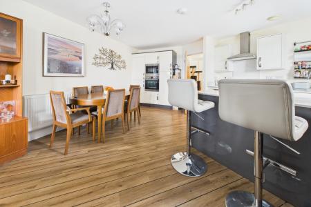 Kitchen/Dining Area