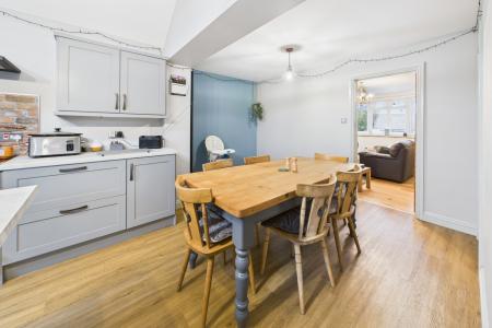 Kitchen / Dining Area