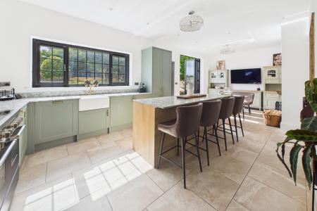 Kitchen / Dining Area