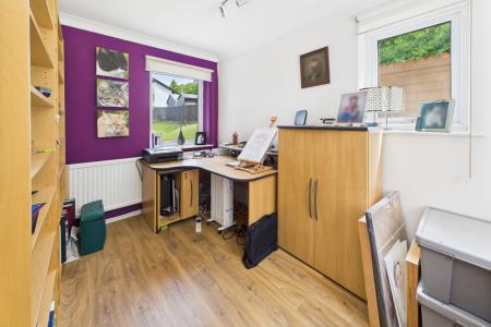 Bedroom / Study