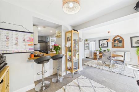 Kitchen / Dining Area
