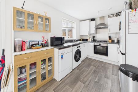 Kitchen / Dining Area