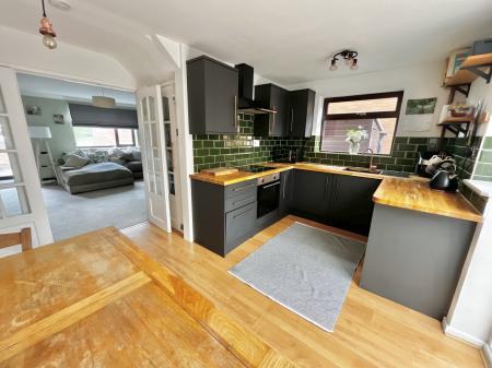 Kitchen / Dining Area