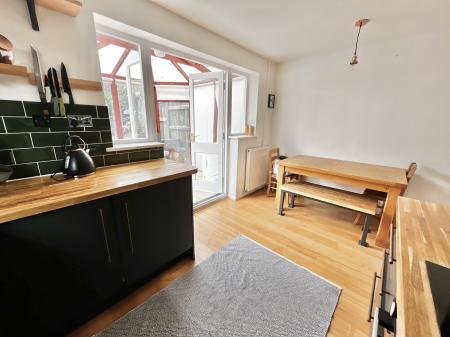 Kitchen / Dining Area