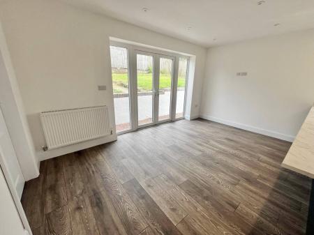 Kitchen / Dining Area