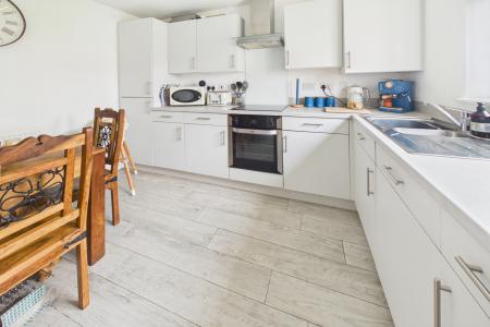 Kitchen / Dining Area