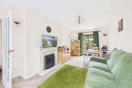 Lounge / Dining Area