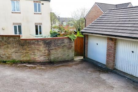 Garage & Parking