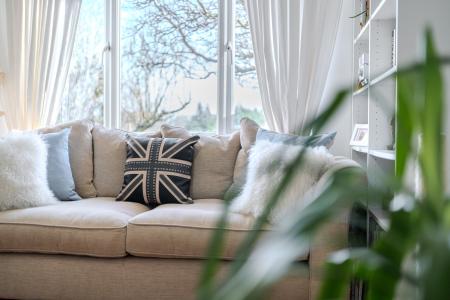 LIVINGROOM