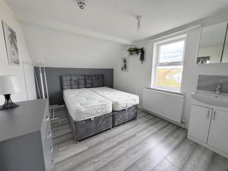 2nd Floor Bedroom 6 (£850)