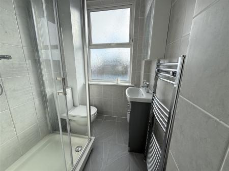 Communal 1st Floor Shower Room