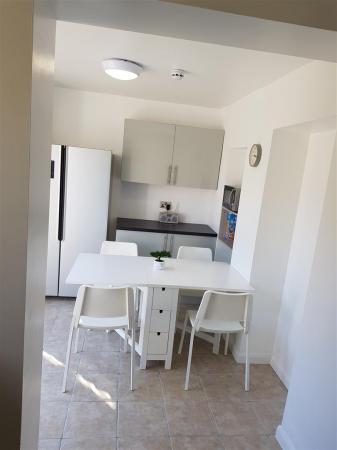 KITCHEN DINER (2).jpg