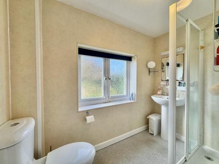 Refitted En-Suite Shower Room