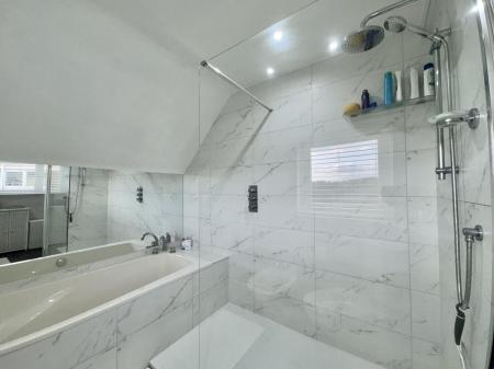 En-Suite Bath / Shower Room