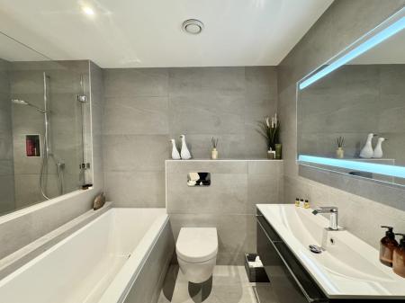 En-Suite Bathroom