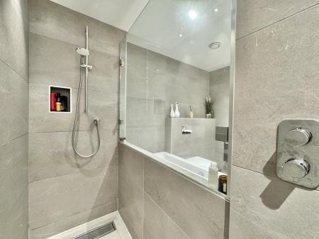 En-Suite Bathroom