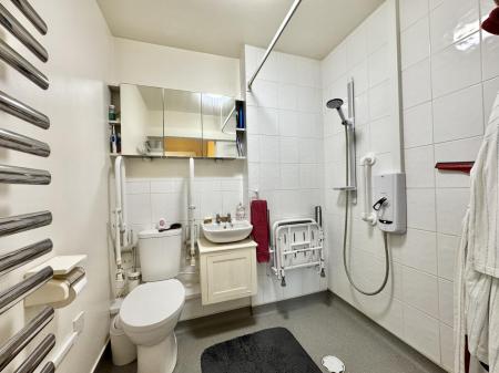 Shower Room / Wet Room